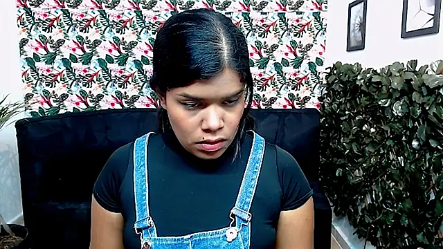 Snapshot of Wendy_Hot_ chatting on 01/18/25, 04:04 Wendy Hot online show from 01/18/25, 04:04