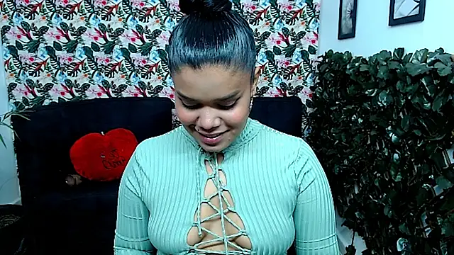 Snapshot of Wendy_Hot_ chatting on 02/01/25, 02:37 Wendy Hot online show from 02/01/25, 02:37