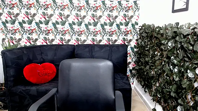 Snapshot of Wendy_Hot_ chatting on 02/14/25, 06:45 Wendy Hot online show from 02/14/25, 06:45