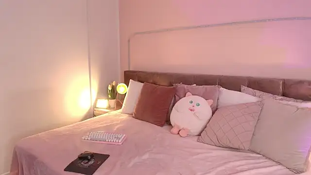 Giaa Ross online show from 03/18/25, 12:03