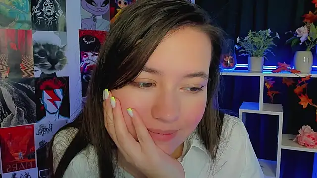 Snapshot of Lina_Brownie chatting on 12/13/24, 05:16 Lina Brownie online show from 12/13/24, 05:16