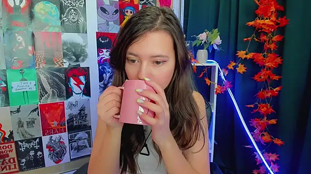 Snapshot of Lina_Brownie chatting on 12/19/24, 05:40 Lina Brownie online show from 12/19/24, 05:40