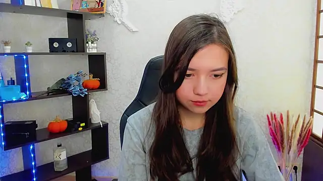 Snapshot of Lina_Brownie chatting on 12/21/24, 02:09 Lina Brownie online show from 12/21/24, 02:09