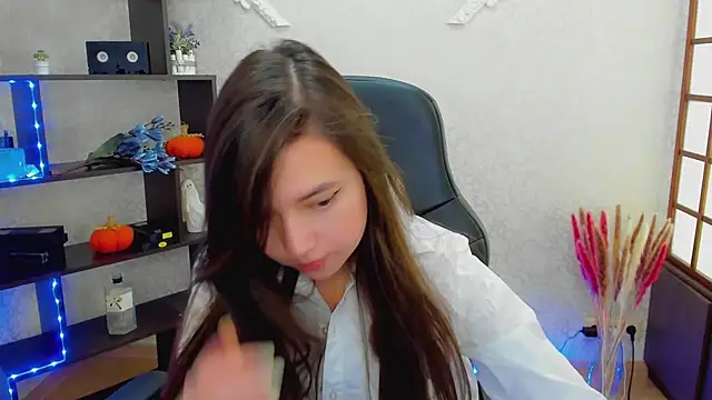 Snapshot of Lina_Brownie chatting on 12/22/24, 05:23 Lina Brownie online show from 12/22/24, 05:23