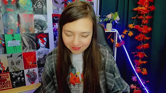 Snapshot of Lina_Brownie chatting on 12/23/24, 02:13 Lina Brownie online show from 12/23/24, 02:13