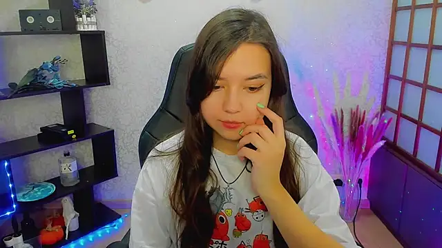 Snapshot of Lina_Brownie chatting on 12/29/24, 02:17 Lina Brownie online show from 12/29/24, 02:17