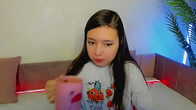 Snapshot of Lina_Brownie chatting on 01/07/25, 03:03 Lina Brownie online show from 01/07/25, 03:03