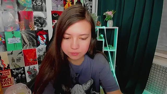 Snapshot of Lina_Brownie chatting on 01/11/25, 02:09 Lina Brownie online show from 01/11/25, 02:09