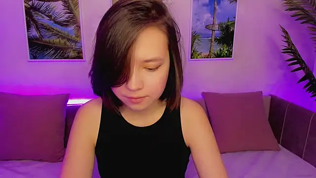 Snapshot of Lina_Brownie chatting on 01/19/25, 02:15 Lina Brownie online show from 01/19/25, 02:15