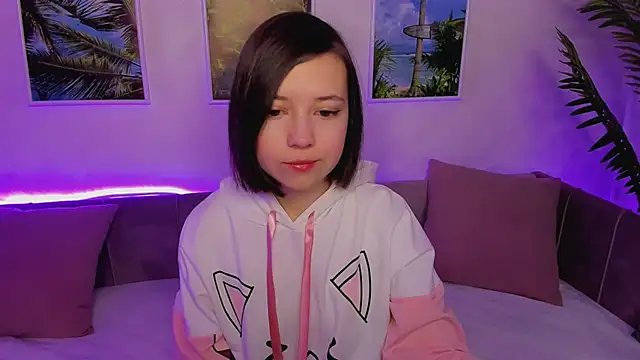 Snapshot of Lina_Brownie chatting on 01/20/25, 02:01 Lina Brownie online show from 01/20/25, 02:01