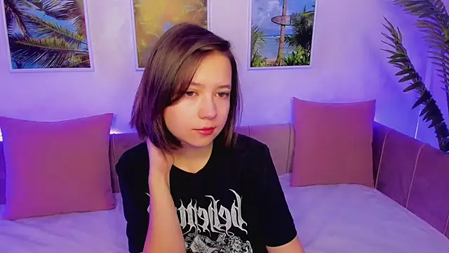 Snapshot of Lina_Brownie chatting on 01/21/25, 02:11 Lina Brownie online show from 01/21/25, 02:11