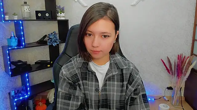 Snapshot of Lina_Brownie chatting on 01/25/25, 02:26 Lina Brownie online show from 01/25/25, 02:26