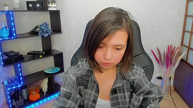 Snapshot of Lina_Brownie chatting on 01/25/25, 06:12 Lina Brownie online show from 01/25/25, 06:12