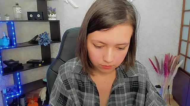 Snapshot of Lina_Brownie chatting on 02/03/25, 02:36 Lina Brownie online show from 02/03/25, 02:36