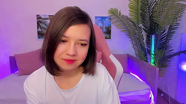 Snapshot of Lina_Brownie chatting on 02/05/25, 02:19 Lina Brownie online show from 02/05/25, 02:19