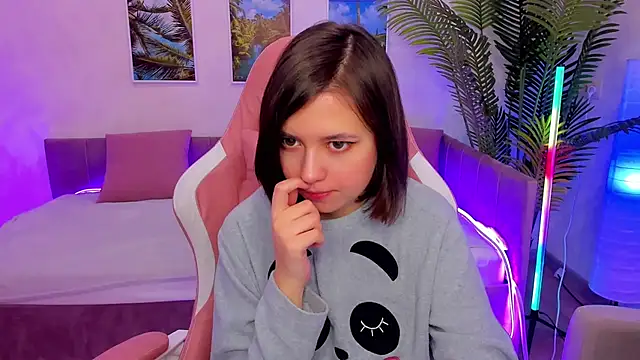 Snapshot of Lina_Brownie chatting on 02/12/25, 02:03 Lina Brownie online show from 02/12/25, 02:03