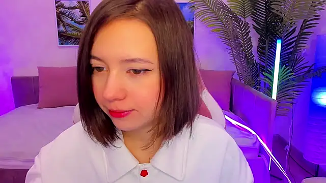 Snapshot of Lina_Brownie chatting on 02/15/25, 01:53 Lina Brownie online show from 02/15/25, 01:53