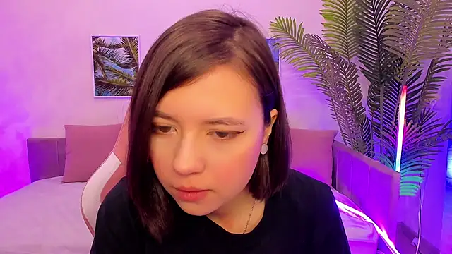 Snapshot of Lina_Brownie chatting on 02/16/25, 01:58 Lina Brownie online show from 02/16/25, 01:58