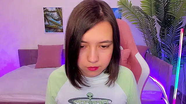 Snapshot of Lina_Brownie chatting on 02/18/25, 05:53 Lina Brownie online show from 02/18/25, 05:53