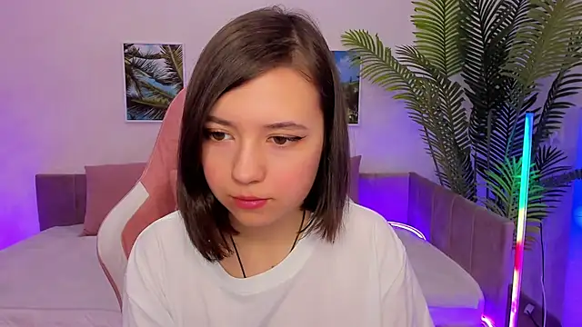 Snapshot of Lina_Brownie chatting on 02/26/25, 01:53 Lina Brownie online show from 02/26/25, 01:53