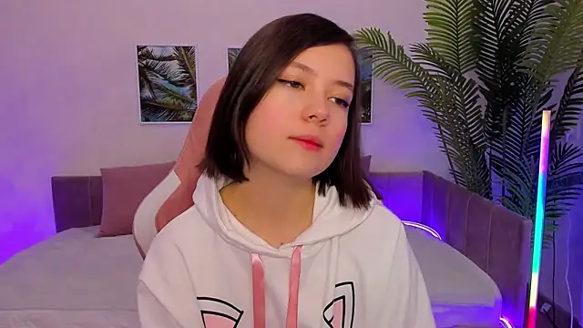 Snapshot of Lina_Brownie chatting on 02/28/25, 01:47 Lina Brownie online show from 02/28/25, 01:47