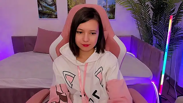 Snapshot of Lina_Brownie chatting on 02/28/25, 05:15 Lina Brownie online show from 02/28/25, 05:15