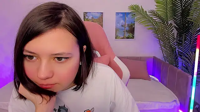 Snapshot of Lina_Brownie chatting on 03/02/25, 02:08 Lina Brownie online show from 03/02/25, 02:08