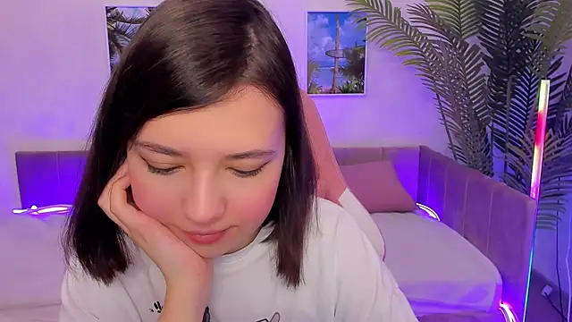 Snapshot of Lina_Brownie chatting on 03/16/25, 02:21 Lina Brownie online show from 03/16/25, 02:21