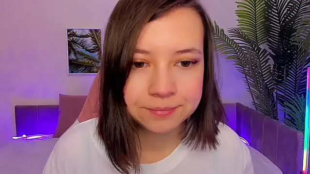 Snapshot of Lina_Brownie chatting on 03/17/25, 02:08 Lina Brownie online show from 03/17/25, 02:08