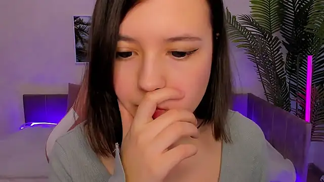 Snapshot of Lina_Brownie chatting on 03/21/25, 05:32 Lina Brownie online show from 03/21/25, 05:32