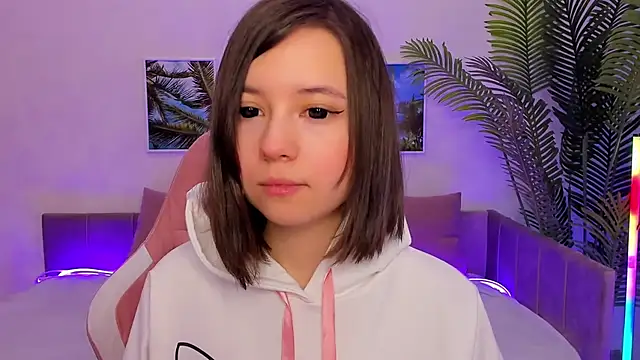 Snapshot of Lina_Brownie chatting on 03/23/25, 02:26 Lina Brownie online show from 03/23/25, 02:26