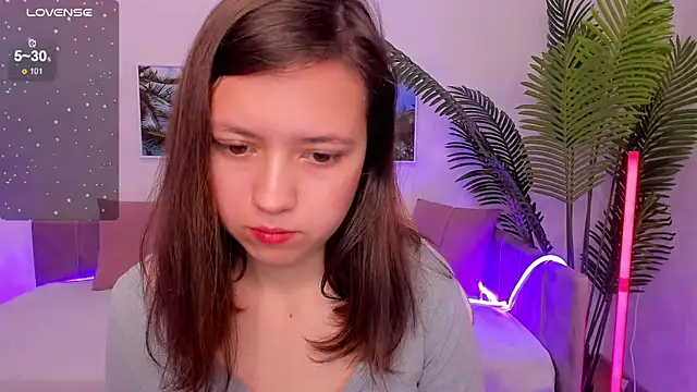 Snapshot of Lina_Brownie chatting on 09/20/25, 02:23 Lina Brownie online show from 09/20/25, 02:23