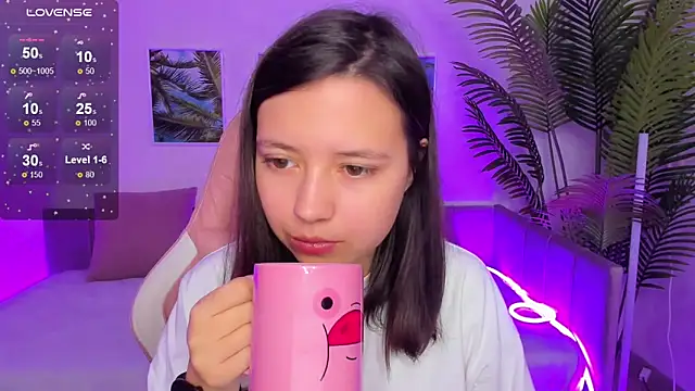 Snapshot of Lina_Brownie chatting on 10/04/25, 02:42 Lina Brownie online show from 10/04/25, 02:42