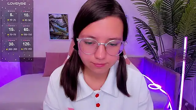 Snapshot of Lina_Brownie chatting on 10/06/25, 02:31 Lina Brownie online show from 10/06/25, 02:31