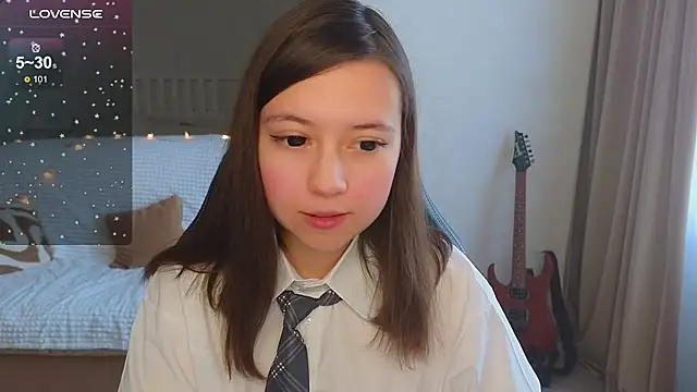 Snapshot of Lina_Brownie chatting on 10/19/25, 04:13 Lina Brownie online show from 10/19/25, 04:13