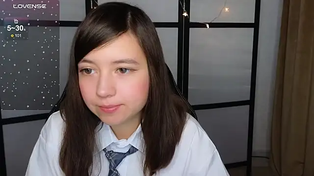 Snapshot of Lina_Brownie chatting on 10/28/25, 01:31 Lina Brownie online show from 10/28/25, 01:31