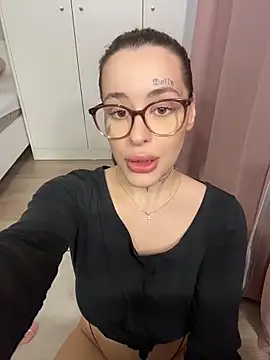 fuckdoll 18 online show from 11/06/25, 09:10