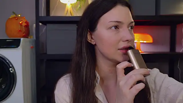 Miley Smile online show from 11/06/25, 05:19