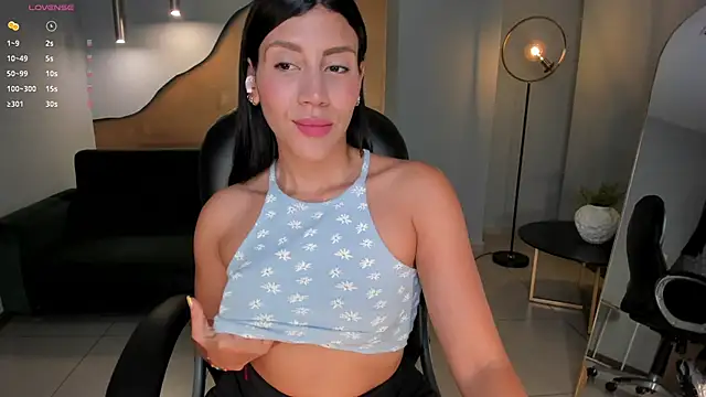 CharlotteCox  online show from 01/10/25, 11:00