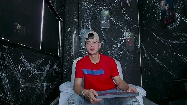 JuniorMorris  online show from 09/16/25, 08:54