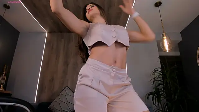 RoxanneHill  online show from 10/18/25, 11:33