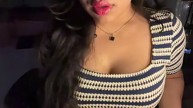 Snapshot of Spice-Summi chatting on 05/12/26, 05:26 Spice-Summi online show from 05/12/26, 05:26