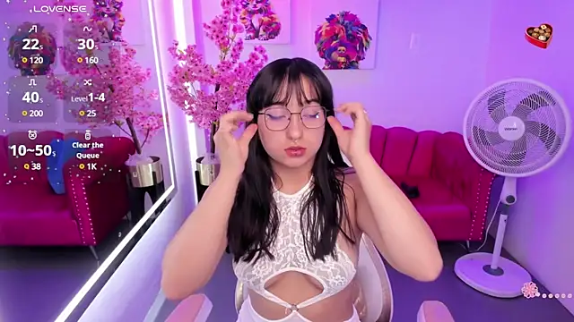 Snapshot of Miss_dolly_ chatting on 02/07/25, 12:39 Miss dolly  online show from 02/07/25, 12:39