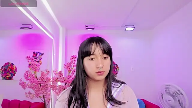 Snapshot of Miss_dolly_ chatting on 02/13/25, 12:32 Miss dolly  online show from 02/13/25, 12:32