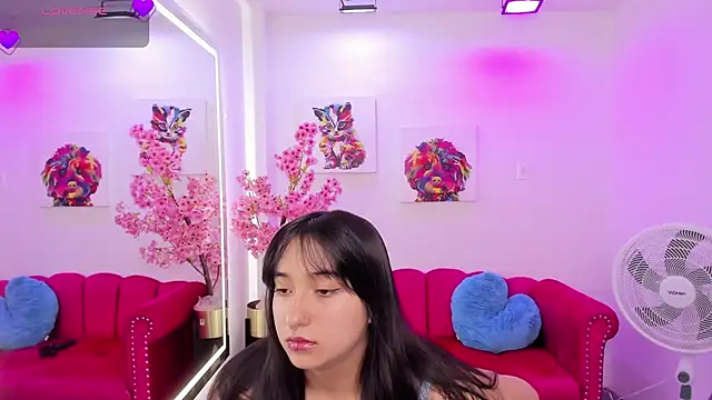 Snapshot of Miss_dolly_ chatting on 03/03/25, 12:16 Miss dolly  online show from 03/03/25, 12:16