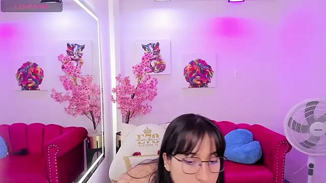 Snapshot of Miss_dolly_ chatting on 03/05/25, 12:22 Miss dolly  online show from 03/05/25, 12:22