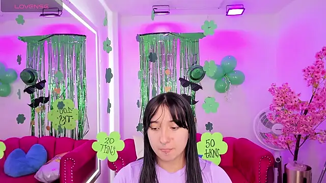 Snapshot of Miss_dolly_ chatting on 03/18/25, 12:25 Miss dolly  online show from 03/18/25, 12:25