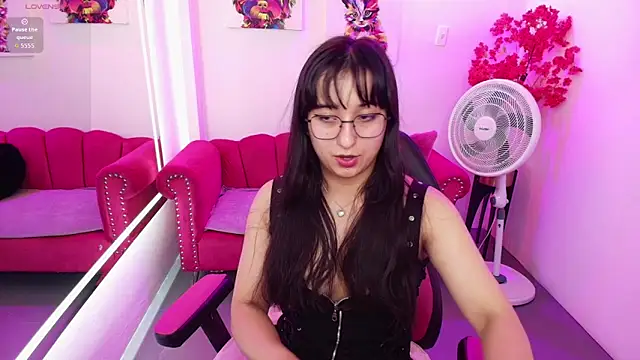 Snapshot of Miss_dolly_ chatting on 05/11/26, 02:45 Miss dolly online show from 05/11/26, 02:45