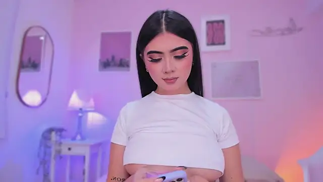 Snapshot of little-natt chatting on 02/10/25, 01:22 little-natt online show from 02/10/25, 01:22