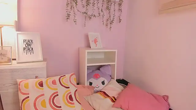 Snapshot of little-natt chatting on 03/13/25, 01:29 little-natt online show from 03/13/25, 01:29